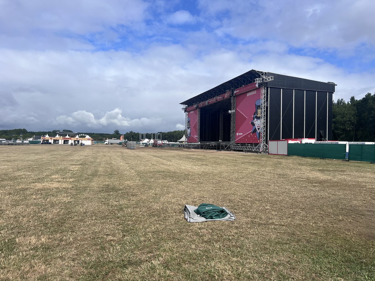 Orange Nouvelle Aquitaine (@orangenvaquit) on Twitter photo Comment faire vibrer 100 000 festivaliers sans couper la connexion ?
📶 Grâce à un mât 4G/5G temporaire.
À #Garorock, <a href="/Orange_France/">Orange France</a> a assuré une connexion fluide durant les concerts.
📡 Objectif : réseau au top, même en pleine foule.
#5G Comment faire vibrer 100 000 festivaliers sans couper la connexion ?
📶 Grâce à un mât 4G/5G temporaire.
À #Garorock, <a href="/Orange_France/">Orange France</a> a assuré une connexion fluide durant les concerts.
📡 Objectif : réseau au top, même en pleine foule.
#5G