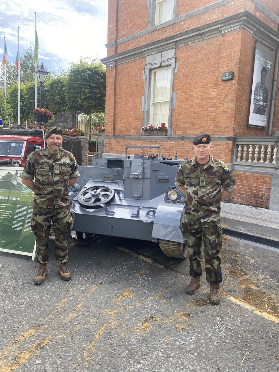 jccballina's tweet image. Delighted to welcome back Óglaigh na hÉireann / Irish Defence Forces and Military Personnel from The Curragh. Outside the Collection we have two military vehicles on Pearse Street, a Scorpion CVR (T) and the Universal Carrier (Tankette). Be sure to come down and say hello.