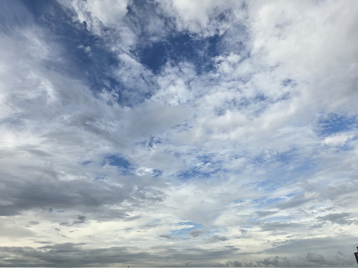 knstktr's tweet image. 今日の空