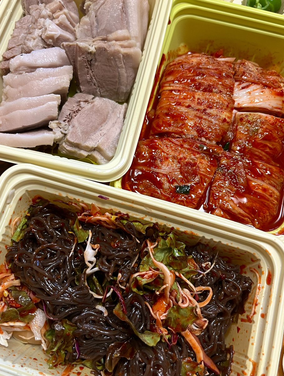 dddugi0719's tweet image. 원할머니 보쌈은 막국수가 킥이야..