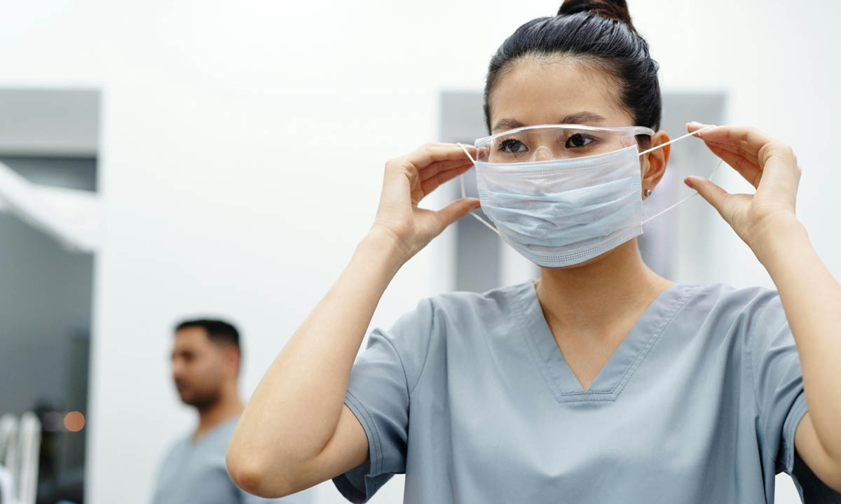 What gets in the way of HCW #PPE use? A recent study interviewed #HCWs working in long-term care and found that poor availability, quality or comfort of PPE was a barrier. Highlighting the importance of selecting high performance and comfortable PPE 🔗sciencedirect.com/science/articl… #NHS