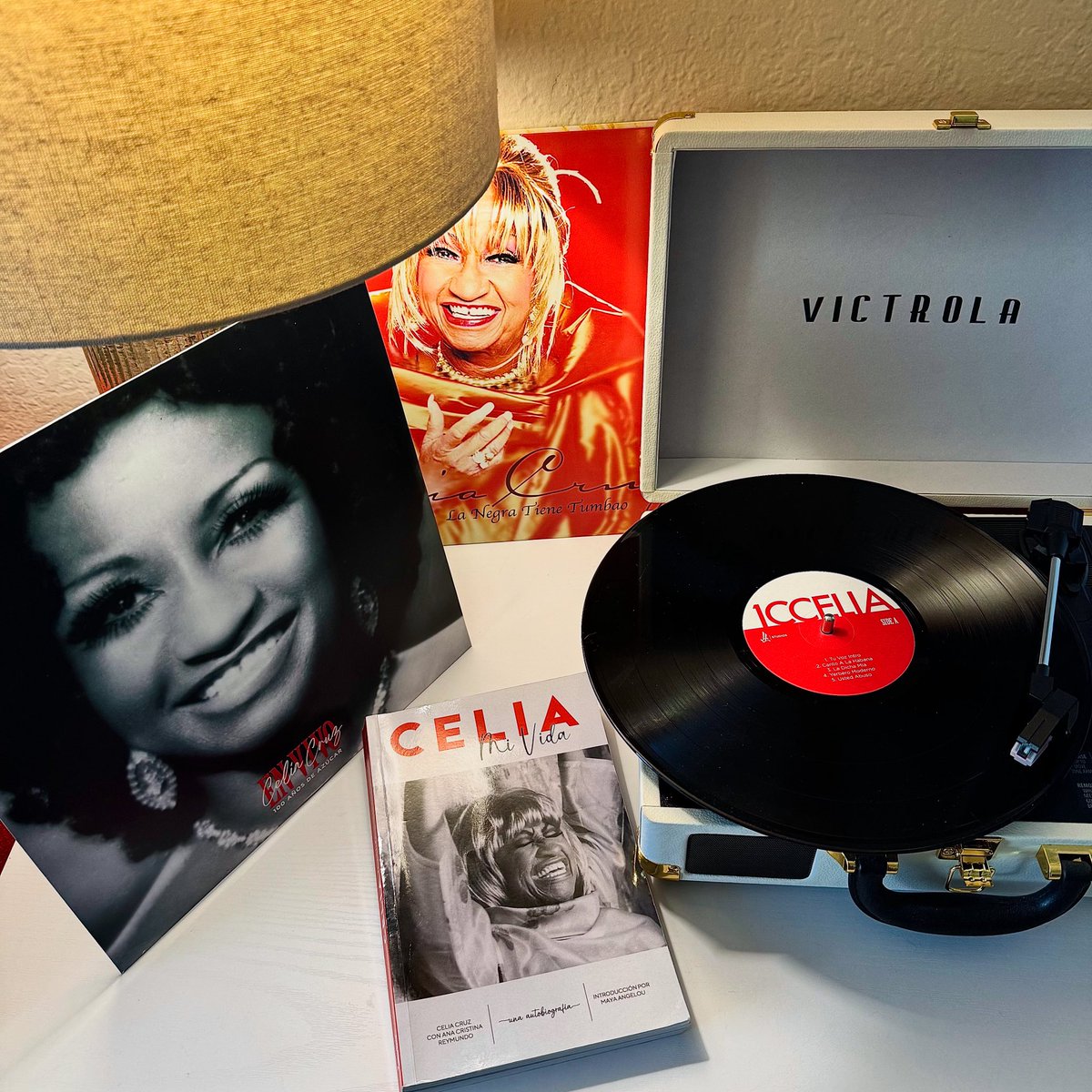 No sé cuántas veces lloré mientras leía el libro "Celia. Mi vida": su historia contada en primera persona, sus dolores más profundos, su humildad, las lecciones de la maestra que fue, porque sus estudios de magisterio la llevaron más allá de un aula. Se fue, físicamente, el 16 de
