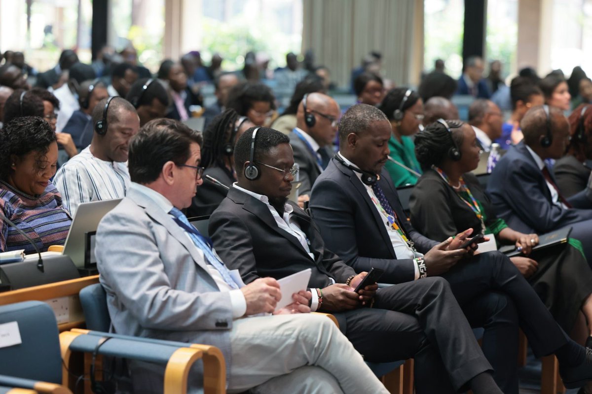 UNEP_Africa's tweet image. The ministerial segment of #AMCEN20 has officially opened in Nairobi.
As AMCEN marks 40 years, African leaders, ministers, and partners gather to drive forward regional priorities on climate, nature, waste, finance, and resilience.
Africa is not waiting, it’s leading.…