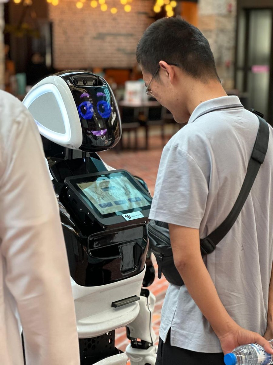 The landscape of B2C business has witnessed rules shift with the advent of robots assistants. Existing customer service solutions by your team are not leveraging all the potential capabilities but robots can transform customer interactions.