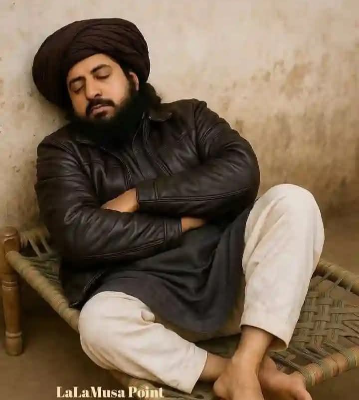 حکومت مسلسل پٹرول بڑھا کر یہ چیک کر رہی ہے کہ دیکھتے ہیں چابی والے سور کی غیرت ہمارے دور میں بھی جاگتی ہے یا نہیں🤦🏻