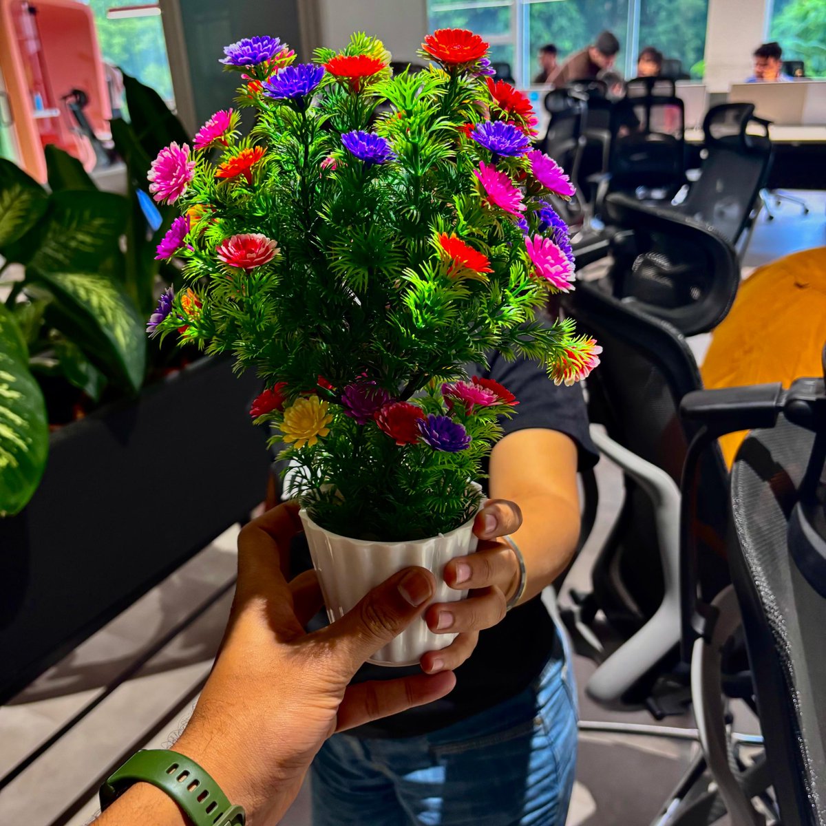 hp_mode2's tweet image. ladle tumhari shawty deti hogi ek phool, meri wali ne to amazon se gamla bheja hai 🥰