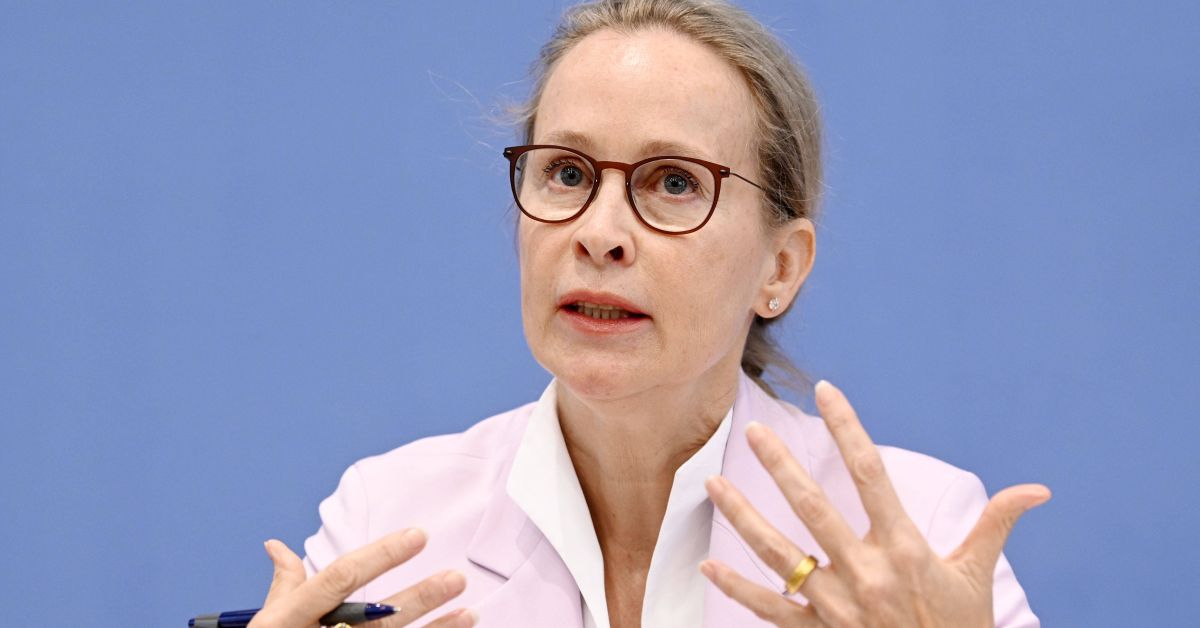 Die Geschichte um die vermasselte Richterwahl im Bundestag kocht weiter hoch. Immer mehr Vertreter aus Politik und Gesellschaft mischen sich ein.
compact-online.de/abgrund-an-int…
