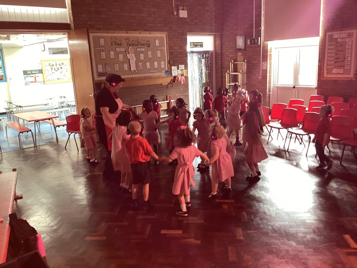 StGerardsBham's tweet image. Nursery loved their silent disco. We had some visitors who joined in with us too! #StGerEYFS