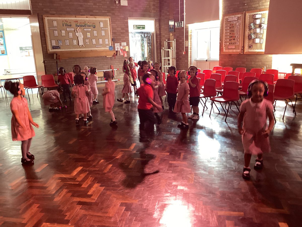 StGerardsBham's tweet image. Nursery loved their silent disco. We had some visitors who joined in with us too! #StGerEYFS