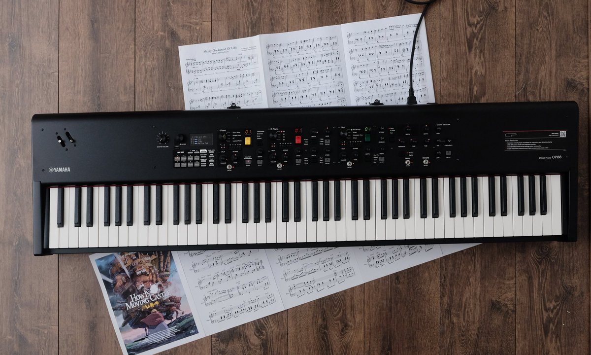 YAMAHA CP88 — Stage Piano Profesional untuk Performer Sejati!
Kamu bisa punya jari secepat Jordan Rudess, tapi tanpa CP88, rasanya kayak bikin kopi tanpa air.