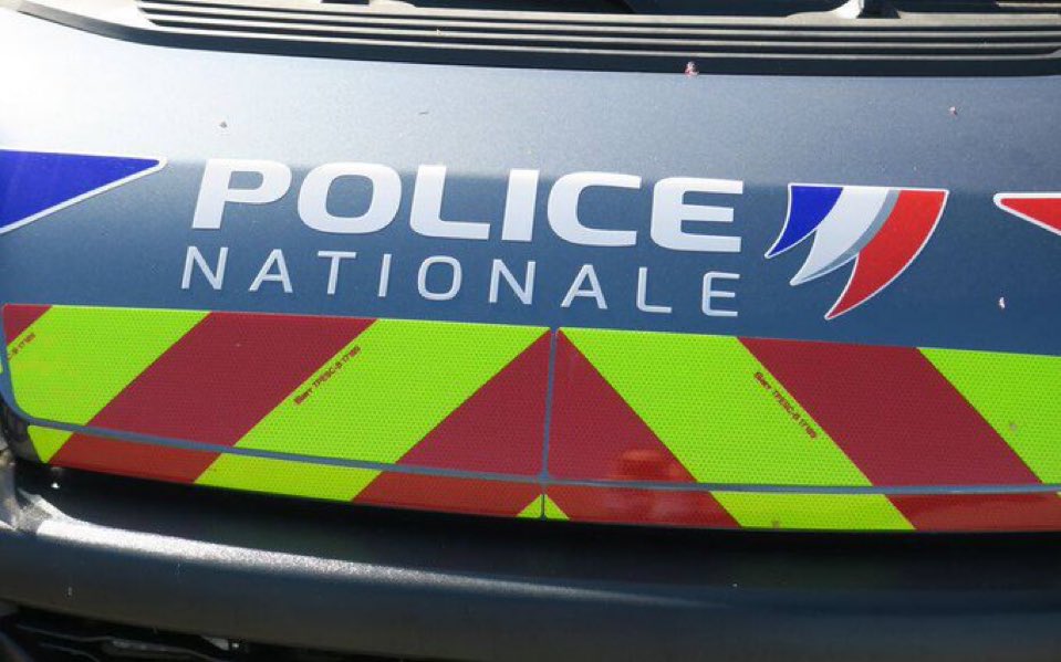 LeDirectInfo's tweet image. 🔴ALERTE INFO : Une femme de 78 ans a été agressée au couteau à Limay, dans les Yvelines. (Le Parisien)