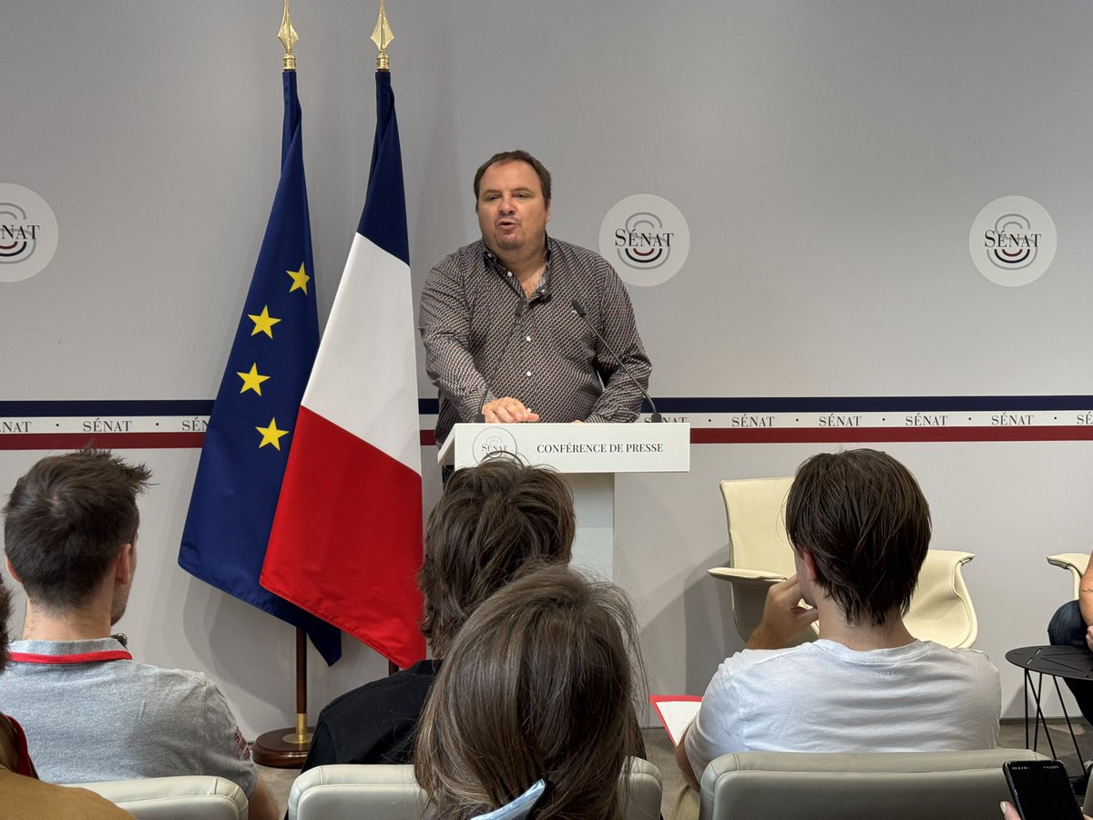 fabien_gay's tweet photo. Le gouvernement a pris la décision de passer la TVA à 20% sur l’électricité et le gaz au 1er août.
Le groupe @senateursCRCE dépose une proposition de loi, avec @FNMECGT, pour repasser la TVA à 5,5%.
Nous invitons @FerracciMarc à agir par décret pour revenir sur cette décision https://t.co/XRlRxhvhAV