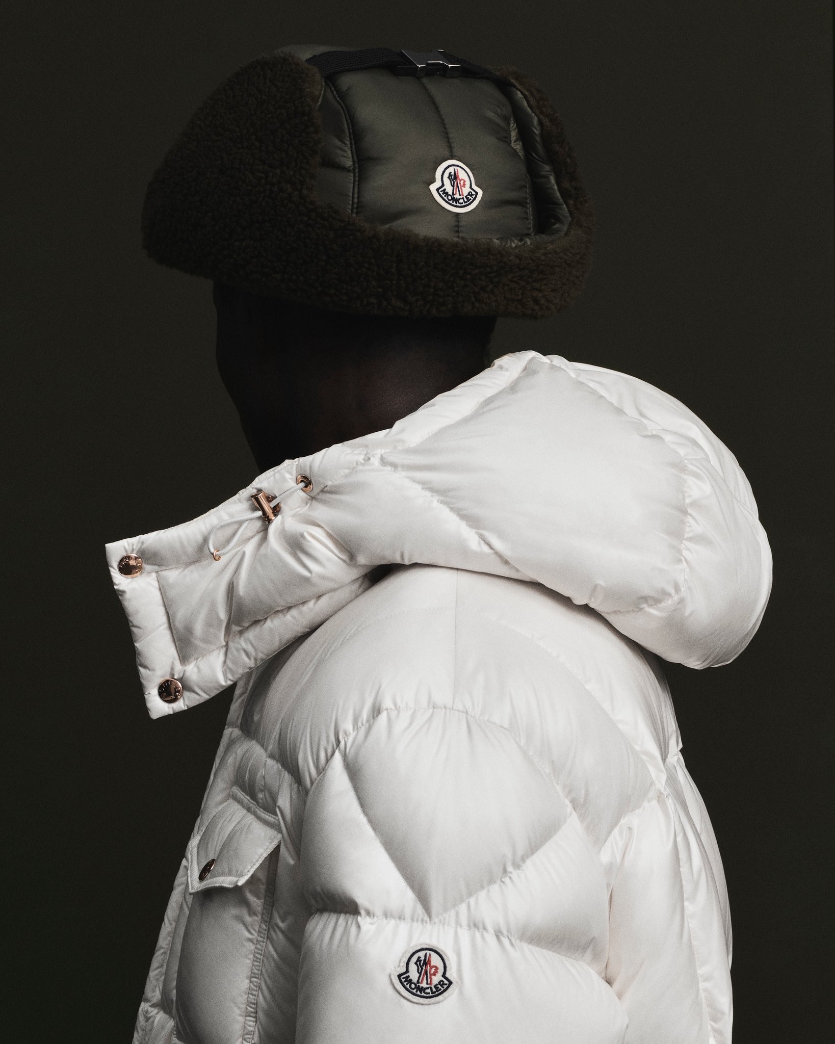 【MONCLER】Mengerコート ユニセックス ロゴ フード コラボ 軽量 MONCLER】Mengerコート ユニセックス ロゴ フード コラボ 軽量
