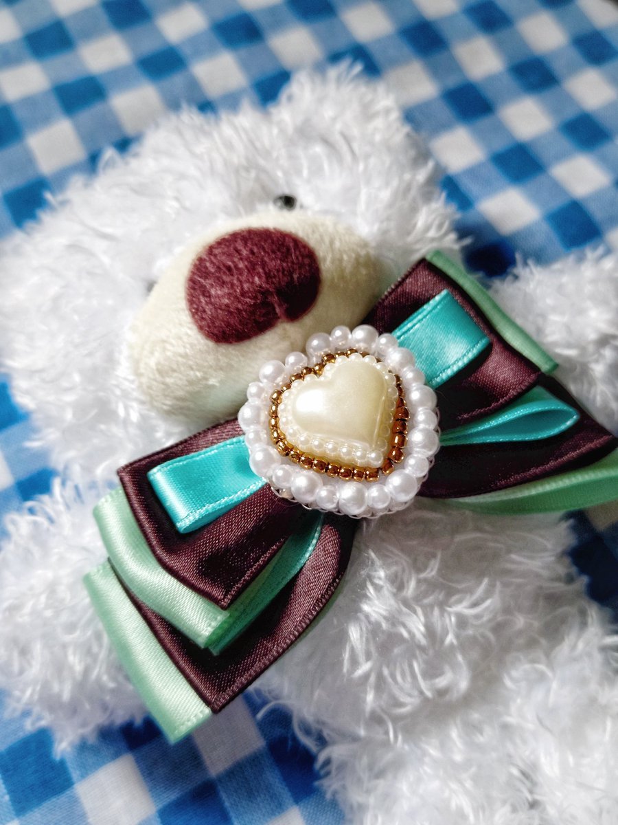 lsparkb26's tweet image. チョコミントリボンが好評のようで上の柄2種が無事注文頂いてます🎀🥰
下の柄はまだ6cmサイズと8cmサイズ2つともお迎え待ちです🍫
上がチョコ多めデザインのリボン、下がミント多めデザインのリボンをイメージしているのですが、皆さんチョコ多めのほうが好みなんでしょうか🤔
#ハンドメイド
#ぬい活