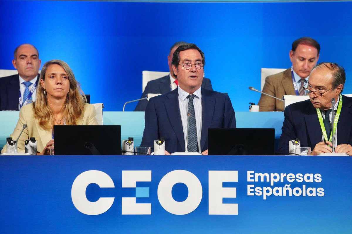 Fed. Aut贸nomos 饾棓饾棫饾棓 (@autonomosata) on Twitter photo Confiamos en los #aut贸nomos y #empresarios.
Confiamos en nuestra capacidad de innovaci贸n, de resiliencia, de creaci贸n.
Unidad empresarial 
Unidad social
<a href="/lorenzoamor_ata/">Lorenzo Amor</a> presidente de ATA y vicepresidente de <a href="/CEOE_ES/">CEOE</a> participa en la Asamblea junto al resto de vocales que ATA Confiamos en los #aut贸nomos y #empresarios.
Confiamos en nuestra capacidad de innovaci贸n, de resiliencia, de creaci贸n.
Unidad empresarial 
Unidad social
<a href="/lorenzoamor_ata/">Lorenzo Amor</a> presidente de ATA y vicepresidente de <a href="/CEOE_ES/">CEOE</a> participa en la Asamblea junto al resto de vocales que ATA