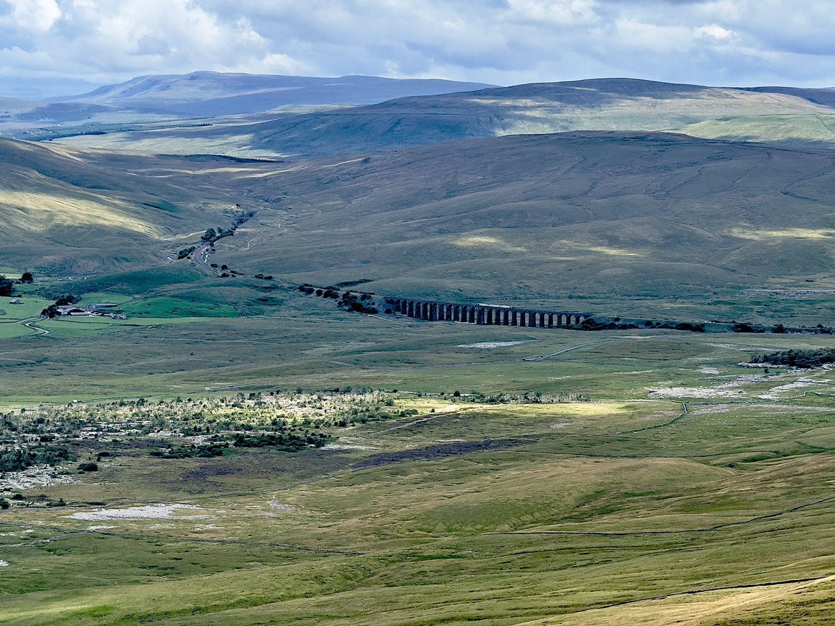 Iskra1234's tweet image. An excellent trip out with @northernassist after a night shift today. Just over an hour from Leeds city centre to the heart of the Yorkshire Dales. Perfect conditions for a stroll up Ingleborough too 😀