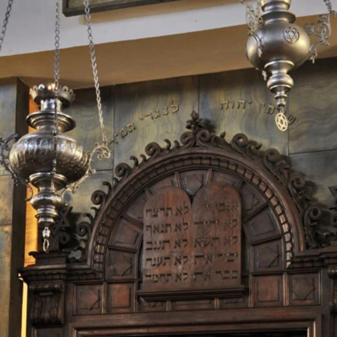 europeanrabbis's tweet image. Inaugurated in 1935, Beth Shalom Synagogue 🇬🇷 🕍 in Athens, Greece is the heart of Jewish community—built in neoclassical style, standing strong near ancient ruins.
A living monument to resilience, faith, and survival through centuries of war, exile, and renewal.