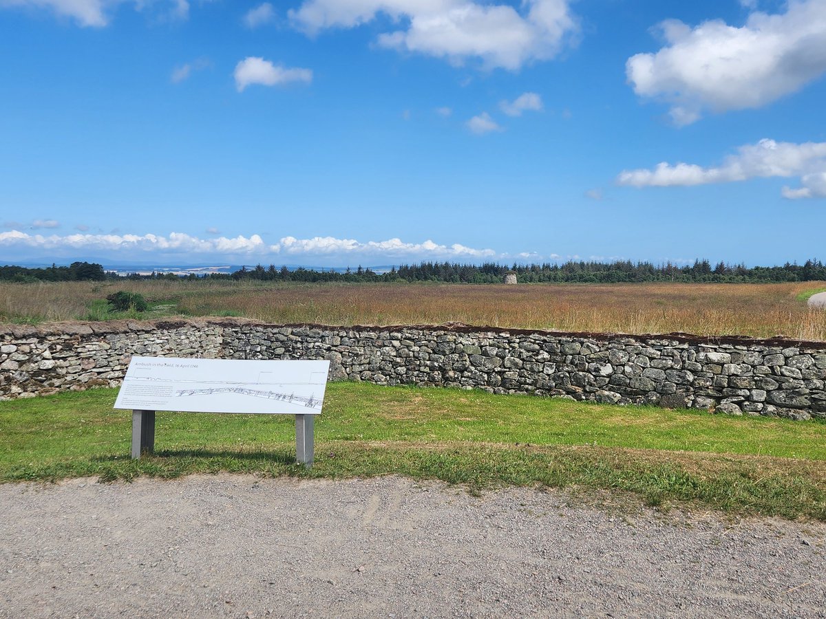 SParnis's tweet image. Sitting at Culloden, the place where the Jacobite Army of Charles Stuart was routed by Cumberland's English Government Army in 1746.
In the subsequent 279 years, we have learned only one thing - how to maim and kill more effectively.
Other than that, we have learned nothing.