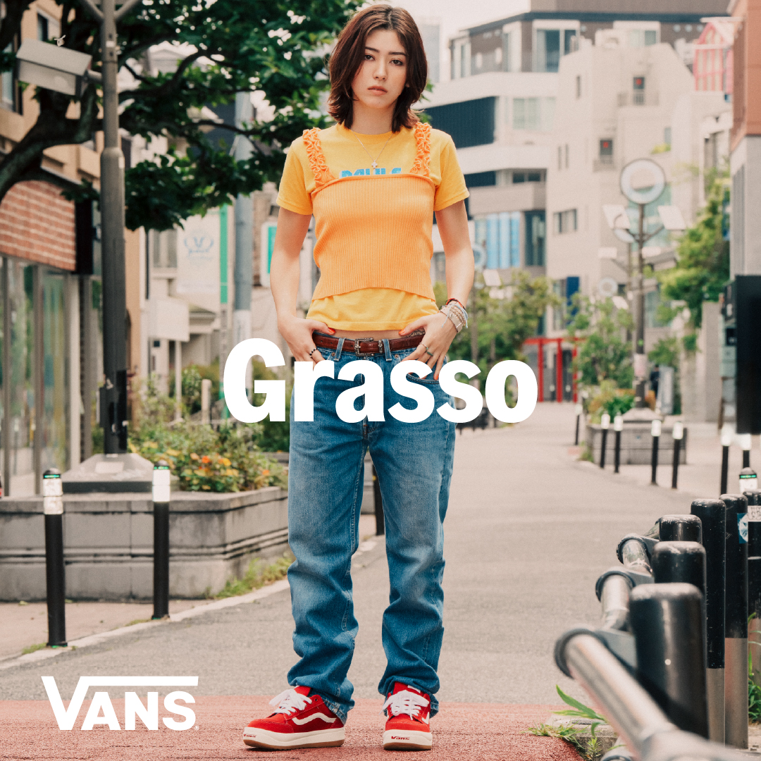 ABCMART_INFO's tweet image. 90年代の名作「GRASSO（グラッソ）」が現代風にアップデート！
スエード×キャンバスのコンビに、トゥ・タン・ソールのオールドVansロゴ。
懐かしさとY2Kトレンドが融合した、今っぽな一足。

▶ gs.abc-mart.net/feature/27978/

#Grasso #Vans #ヴァンズ #abcmart #abcマート