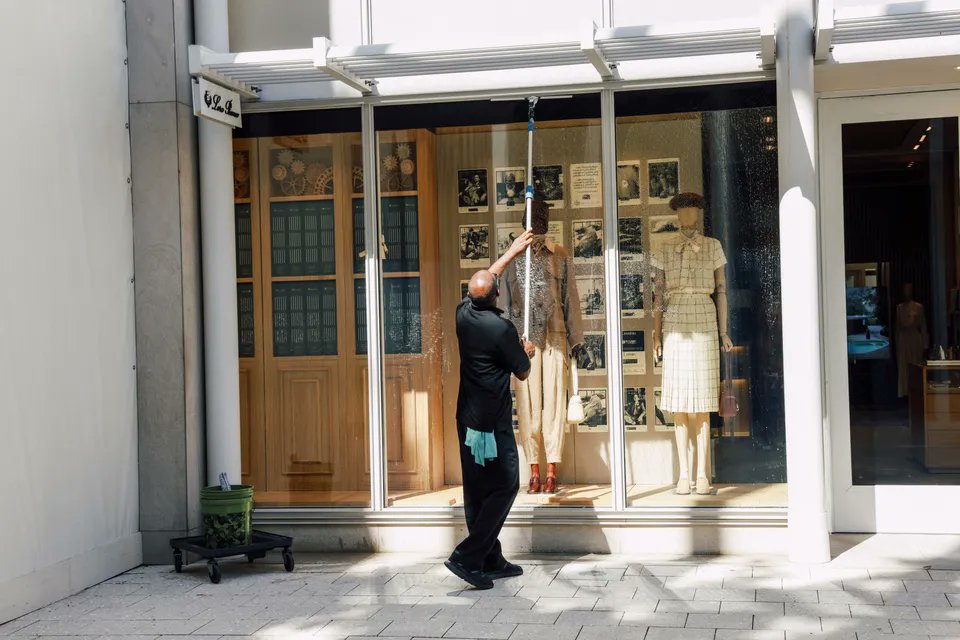 Zoe Schneeweiss (@zschneeweiss) on Twitter photo Italy cracks down on sweatshops feeding Loro Piana, Armani, Dior bloomberg.com/news/articles/… via <a href="/danielelepido/">Daniele Lepido</a> <a href="/FlaviaRotondi/">Flavia Rotondi</a> <a href="/LCasiraghi/">Luca Casiraghi</a> Italy cracks down on sweatshops feeding Loro Piana, Armani, Dior bloomberg.com/news/articles/… via <a href="/danielelepido/">Daniele Lepido</a> <a href="/FlaviaRotondi/">Flavia Rotondi</a> <a href="/LCasiraghi/">Luca Casiraghi</a>