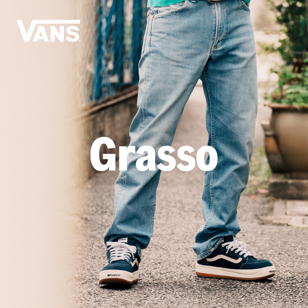 ABCMART_INFO's tweet image. 90年代の名作「GRASSO（グラッソ）」が現代風にアップデート！
スエード×キャンバスのコンビに、トゥ・タン・ソールのオールドVansロゴ。
懐かしさとY2Kトレンドが融合した、今っぽな一足。

▶ gs.abc-mart.net/feature/27978/

#Grasso #Vans #ヴァンズ #abcmart #abcマート