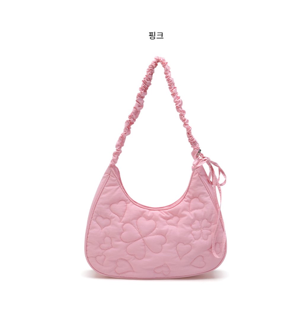 #RT #RT이벤트
이게시뮬 + 아래 인용된 게시물 2개를 #RT 해주신 3분께 요 귀여운 가방을 선물로 드립니다 💖
(90,000원 넘는 제품)