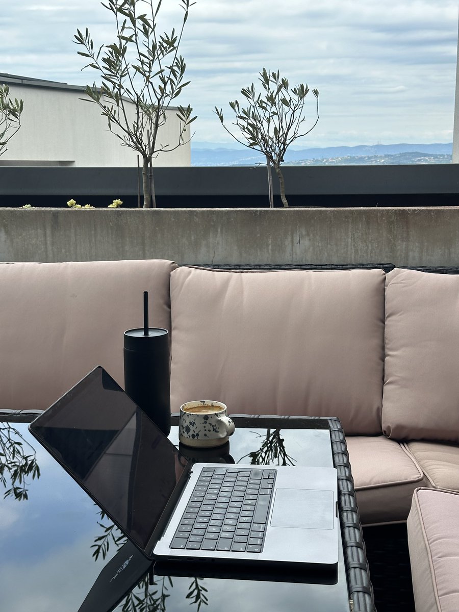 Workspace vibes✨

Love working outside but yesterday a pigeon flew over me during a call and just scared the hell out of me

A rude rude pigeon