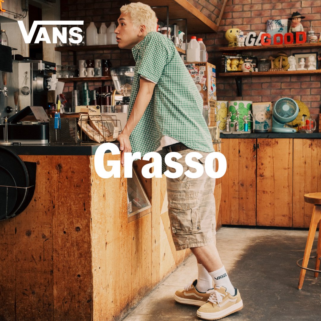 ABCMART_INFO's tweet image. 90年代の名作「GRASSO（グラッソ）」が現代風にアップデート！
スエード×キャンバスのコンビに、トゥ・タン・ソールのオールドVansロゴ。
懐かしさとY2Kトレンドが融合した、今っぽな一足。

▶ gs.abc-mart.net/feature/27978/

#Grasso #Vans #ヴァンズ #abcmart #abcマート