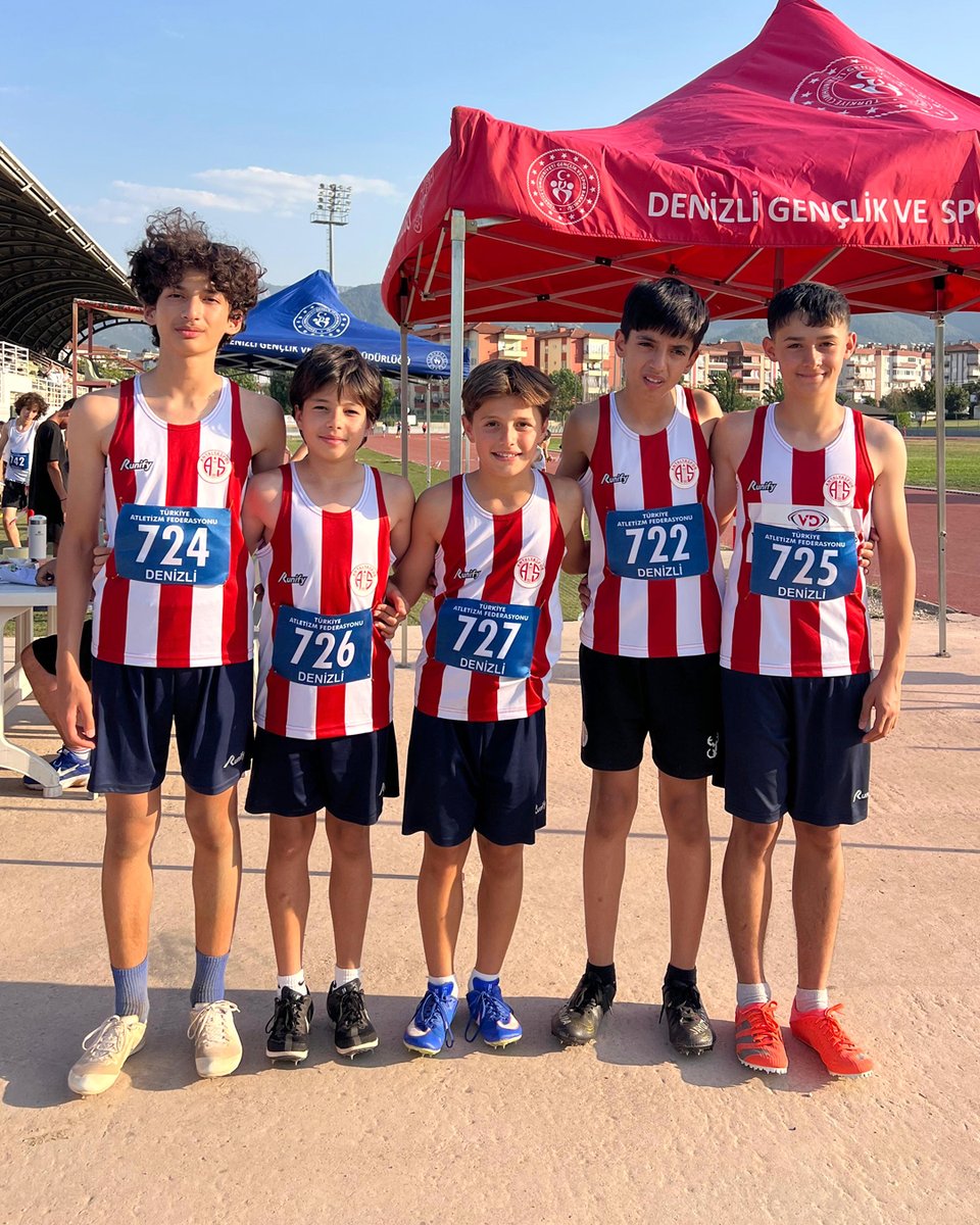 🏃🥈 Küçük Atletlerimizden Denizli’de Final Bileti

👏 Türkiye Atletizm Federasyonu tarafından 10. kez düzenlenen Küçükler (U14) Atletizm Grup Yarışmaları, 10 Temmuz 2025 tarihinde 7 farklı grup merkezinde gerçekleştirildi. Çevre illerden gelen atletlerle Denizli'de yarışan