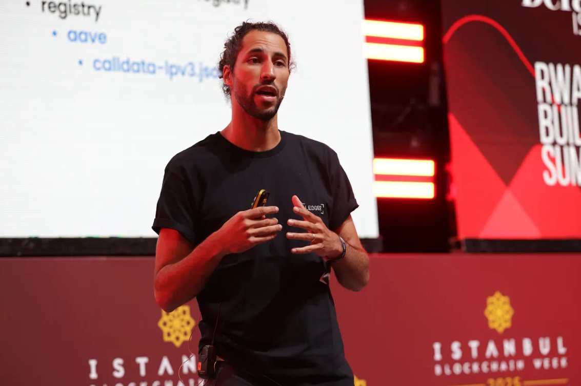 IstanbulBlockWk's tweet image. “Don’t let your wallet blind sign your downfall.”

Carl Anderson (@CRLNDRSN) from @Ledger explains why bad UX still causes billion-dollar hacks. He breaks down how clear signing and transaction checks are changing the game.

Plus, a sneak peek at Ledger’s upcoming Recovery Key…
