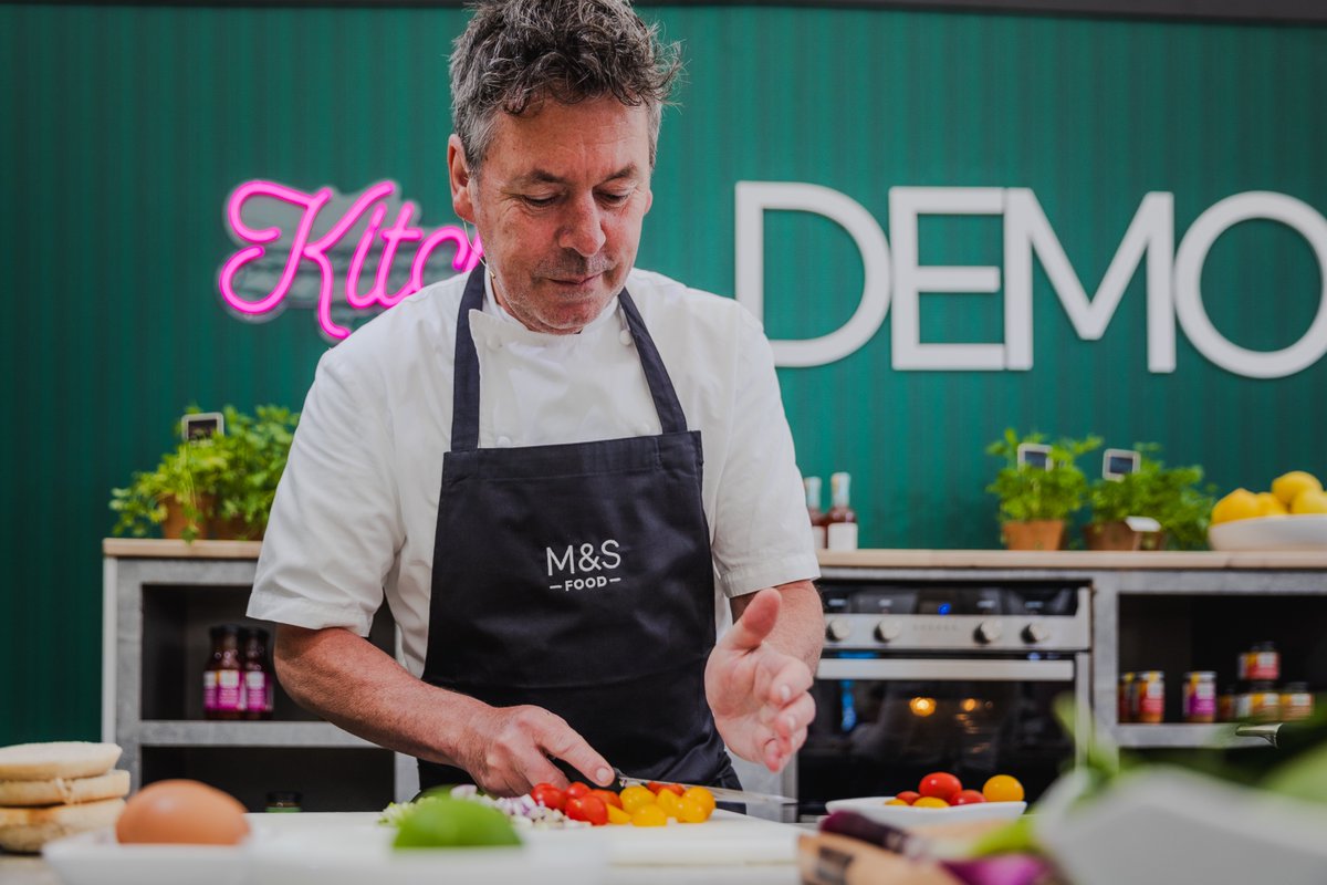 MandSnews's tweet image. We’re back at the Royal Welsh Show!
Join us from 21st - 24th July at the refreshed M&S stand for a celebration of Welsh farming, sustainability, and top-quality food!
👨🍳 Watch live demos in the M&S Kitchen with chef Adam Palmer
🌾 Meet our local Welsh suppliers & enjoy…