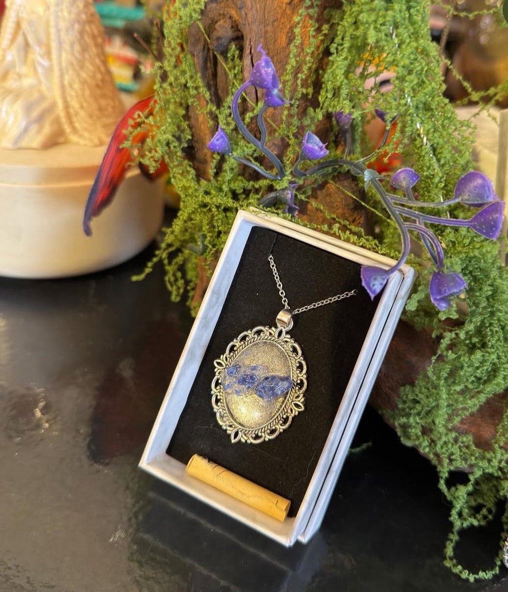 dprian_france's tweet image. Hi dreamers ! โญ๏ธ
aujourdโhui on vous prรฉsente dreamy ! Une crรฉatrice de bijoux qui fait de superbes crรฉations basรฉ sur lโunivers de DPR !
vous pouvez retrouvez ses crรฉations sur son site : nx332r-vc.myshopify.com
ou bien en boutique : Arcane 17, ร neuchรขtel !
๐ฉท
