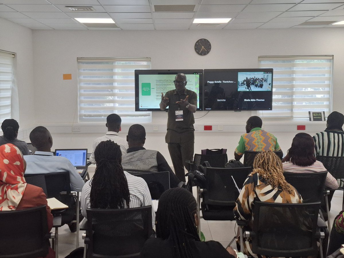 PANGenS2023's tweet image. Day 2
Data Capture using the RedCap software and Introduction to Health Data Research led by Dr Prince Asare,Bernard Logonia and Badou Gaye.
“Researchers have a moral and ethical obligation to share data. Major scientific breakthroughs are made possible by open data sharing”.✅