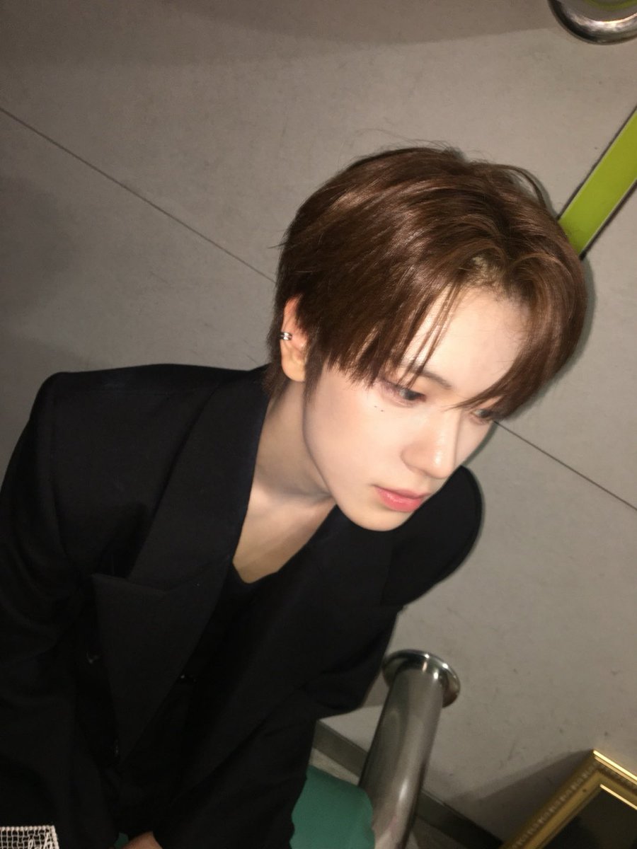 클로저~~ 쇼챔피언 1등 너무 고마워요🖤
오늘 비도 오고 진짜 이른 시간에 사녹했는데도 불구하고 와준 클로저도 너무 고맙고 생방송 보시면서 응원해 주신 클로저도 너무 고마워요!
7월 크리스마스 선물을 드려야 하는데 항상 받고만 있네요ㅠㅠ
앞으로 더 멋진 무대 많이 많이 보여드리는 선물을