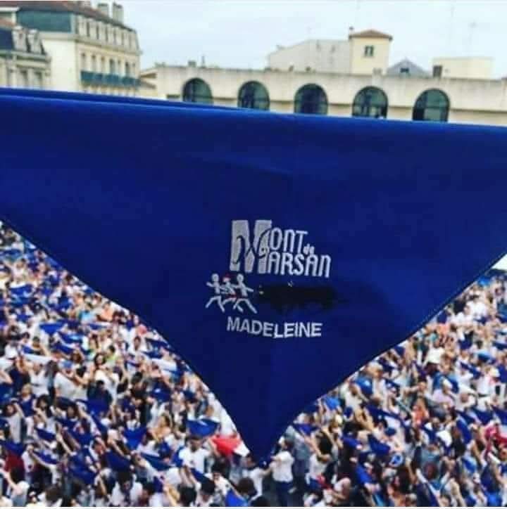 Feria madeleine  c'est partie 😊🔵⚪️ #montdemarsan #feria <a href="/MontdeMarsan/">Mont de Marsan</a>