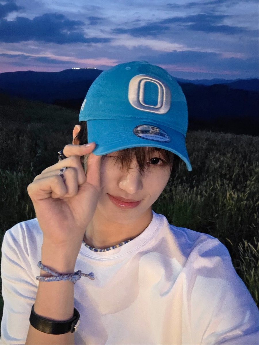 IDID_starship's tweet photo. [🌠] #장용훈_DID
What did you do today?
I did...🩵🤍

#IDID #아이딧 #JANGYONGHOON #장용훈 https://t.co/AQPUwAH1QZ