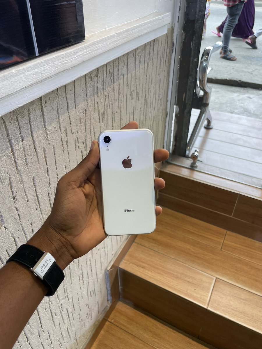 Sherifydeen's tweet photo. #FALAADEALS 4 TODAY only
12 64 gig ¢2950
Xr 64 gig ¢1850
11 pro 256 ¢3400
12 pro ¢3400 Replaced with original screen.
Please retweet 🙏❤️ https://t.co/860zNdLUt1