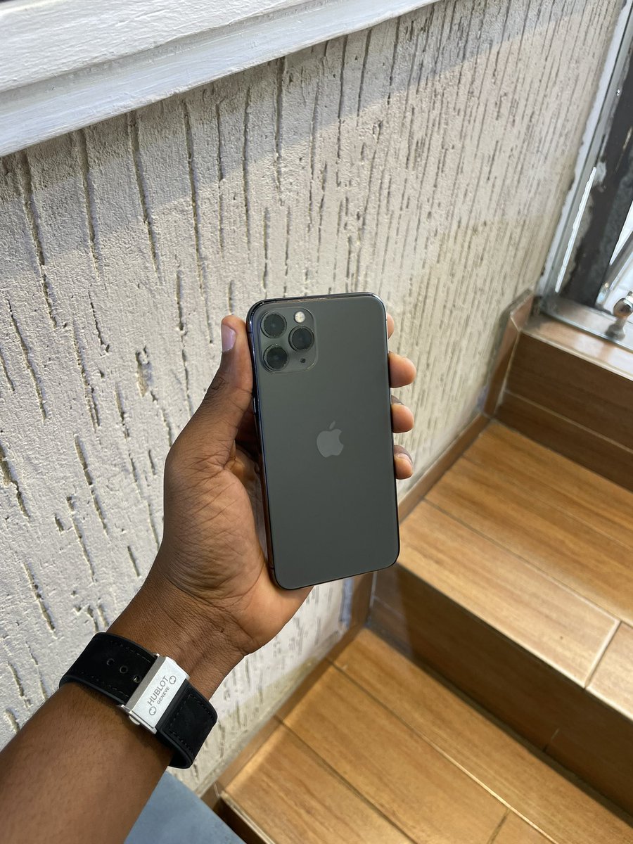 Sherifydeen's tweet photo. #FALAADEALS 4 TODAY only
12 64 gig ¢2950
Xr 64 gig ¢1850
11 pro 256 ¢3400
12 pro ¢3400 Replaced with original screen.
Please retweet 🙏❤️ https://t.co/860zNdLUt1