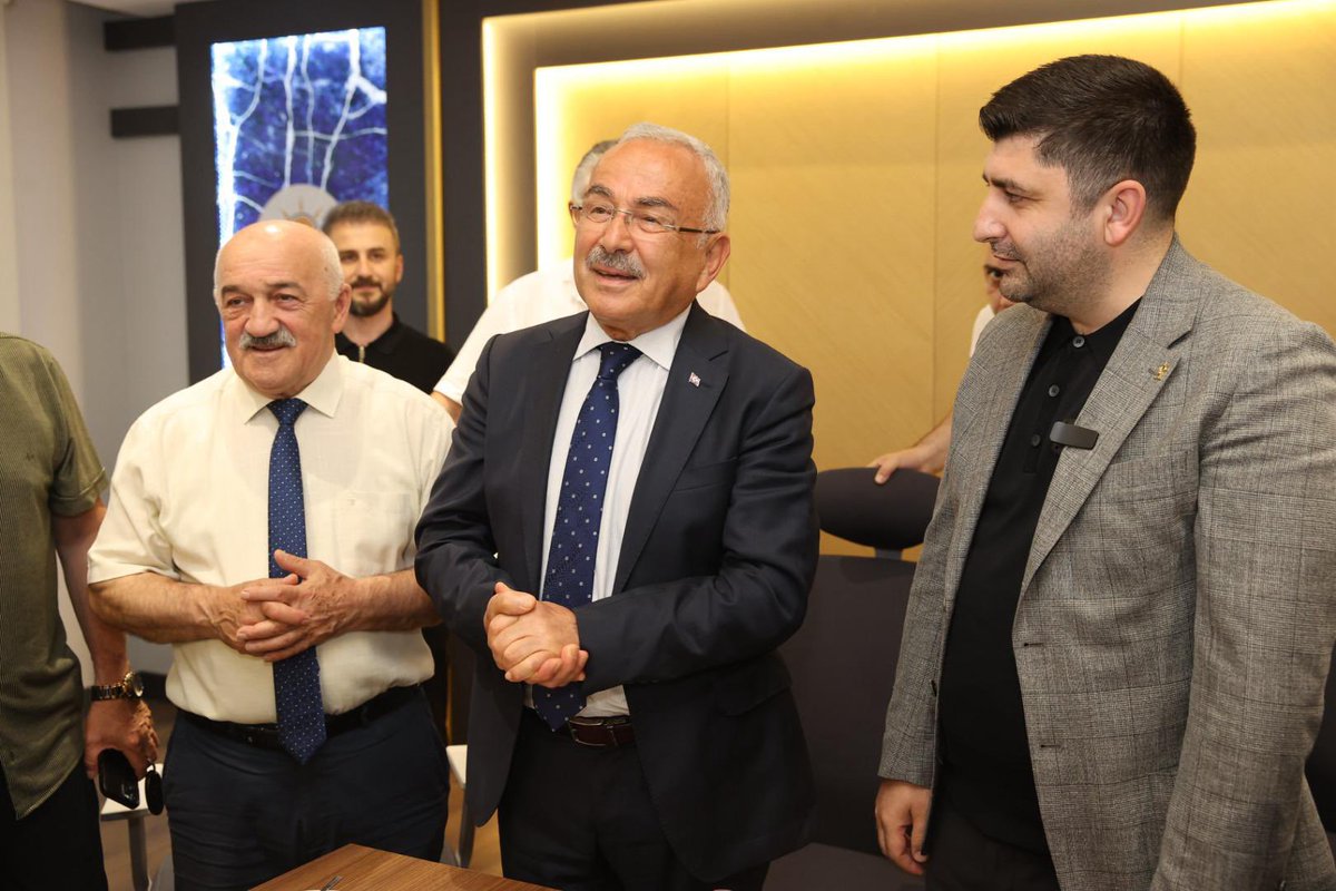 AK Parti Altınordu İlçe Başkanımız Semih Tezcan’ın davetiyle, teşkilatımızla samimi bir organizasyonda bir araya geldik.

Nazik davetleri ve içten ev sahipliği için İlçe Başkanımıza ve tüm teşkilat mensuplarımıza gönülden teşekkür ediyorum. Cumhurbaşkanımız ve Genel Başkanımız