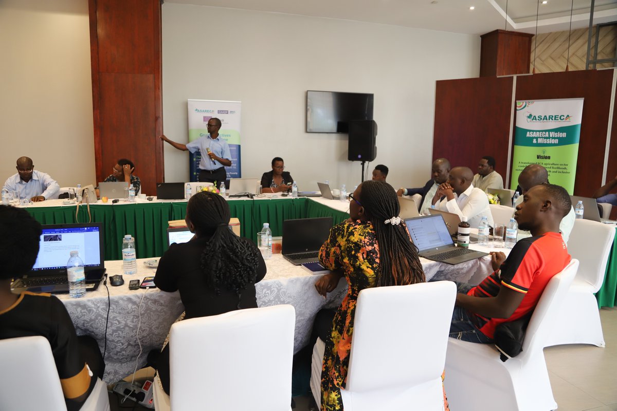 ASARECA (@asareca) on Twitter photo This afternoon, participants dive into innovations for building resilience in rain-fed farming systems, led by Dr. Everline Komutunga of <a href="/narouganda/">NARO Uganda</a>.
Highlights of the session include:
✅ Technologies to optimize rainwater use in farming.
✅ Strategies for improving This afternoon, participants dive into innovations for building resilience in rain-fed farming systems, led by Dr. Everline Komutunga of <a href="/narouganda/">NARO Uganda</a>.
Highlights of the session include:
✅ Technologies to optimize rainwater use in farming.
✅ Strategies for improving
