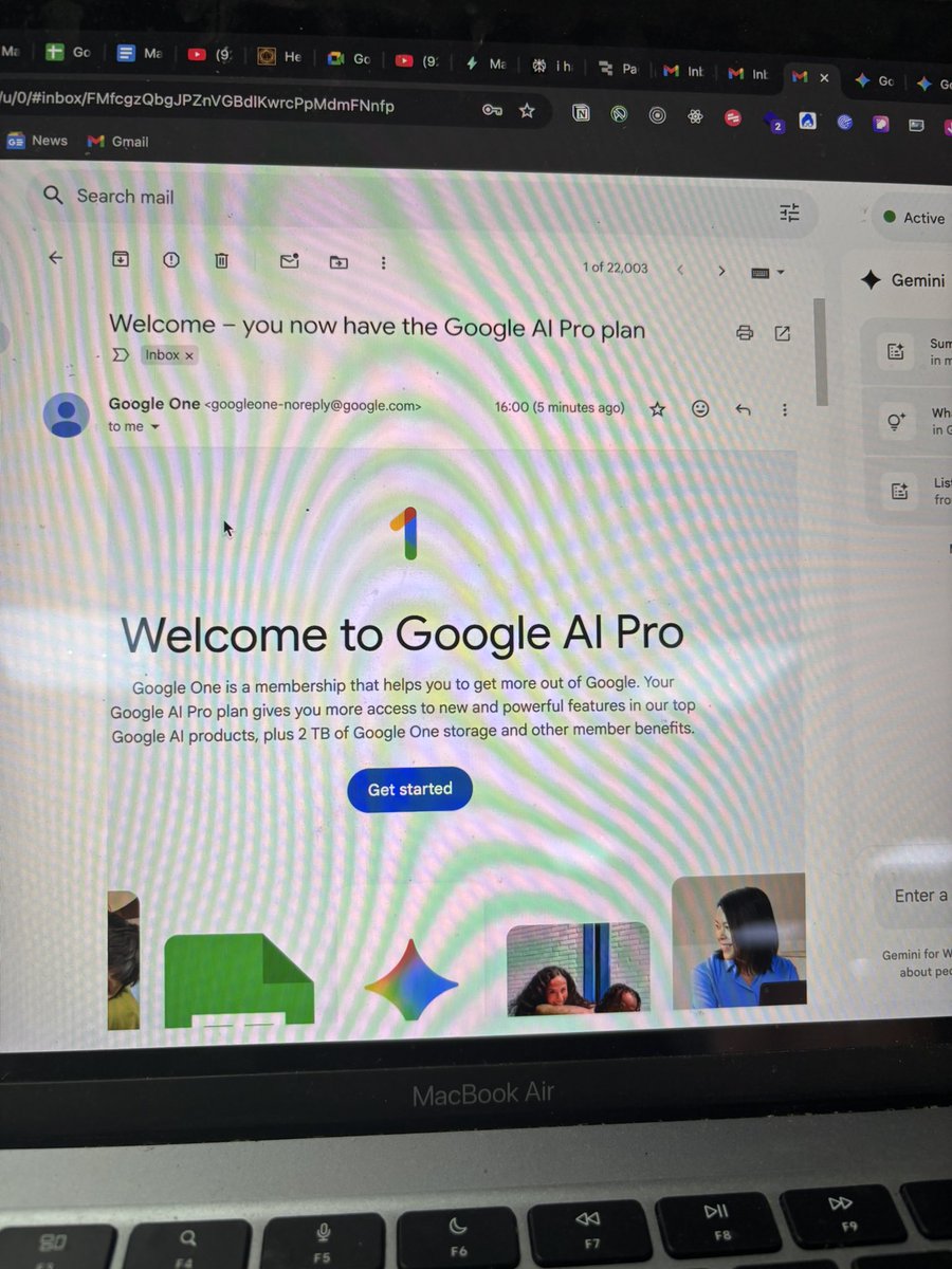 jsakshxm's tweet image. Just got
Google AI PRO for a year
Perplexity pro for 2 years

(Thanks student life🫣)

But which one is actually better?🤔