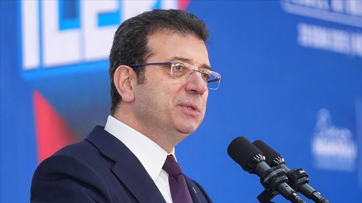 Ekrem İmamoğlu kamu görevlisine hakaretten 1 yıl 5 ay, tehditten 2 ay 15 gün ceza aldı.

Türkiye'deki hukuksuzluk hız kesmeden devam ediyor. Bugün sonuç ne olursa olsun doğruların ortaya çıkacağı gün yakındır.