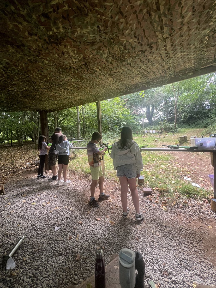 fairwayGLP's tweet image. Day 3 of the year 6 residential…zip wire and rifle shooting.
💚💚💚
#Fairway #GLP #Year6