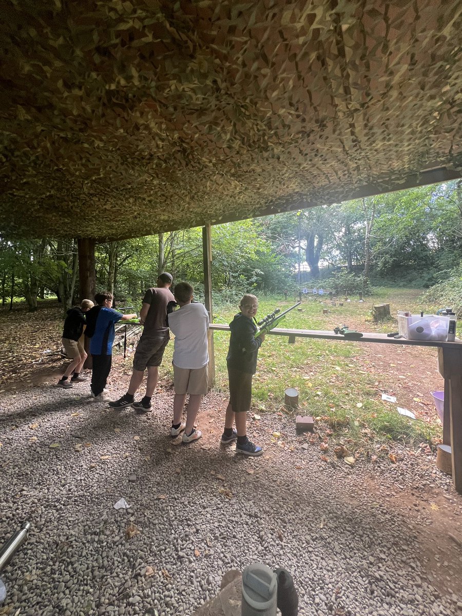 fairwayGLP's tweet image. Day 3 of the year 6 residential…zip wire and rifle shooting.
💚💚💚
#Fairway #GLP #Year6