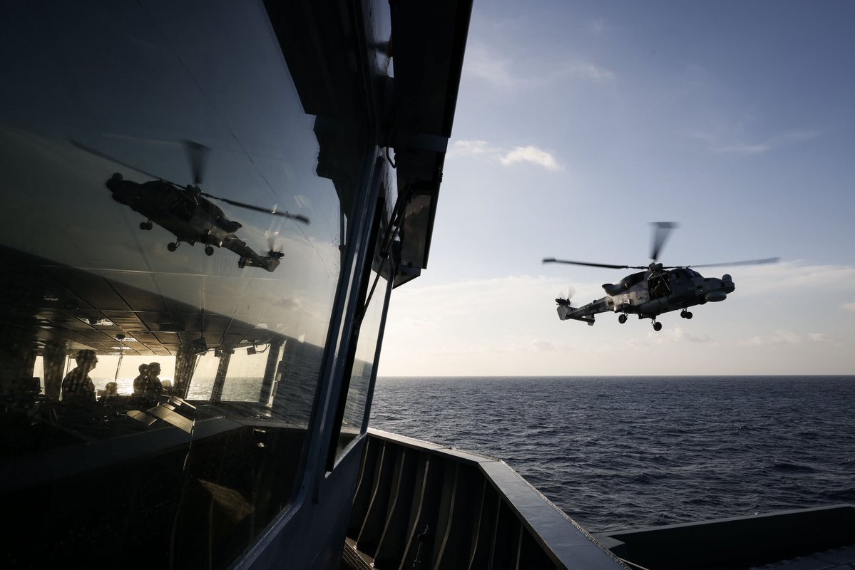 HMSDauntless's tweet image. Chaos has conducted winch training testing the crews skill set and nerves
@COMUKCSG @NATO #csg25
#strongertogether #helicopter