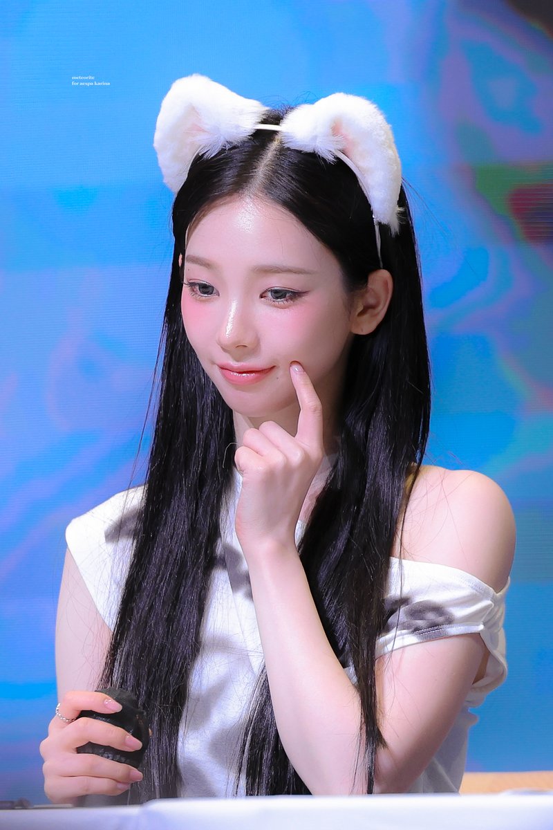 meteorite0411's tweet image. 250710
#카리λ #Karina #μμ€ν #aespa