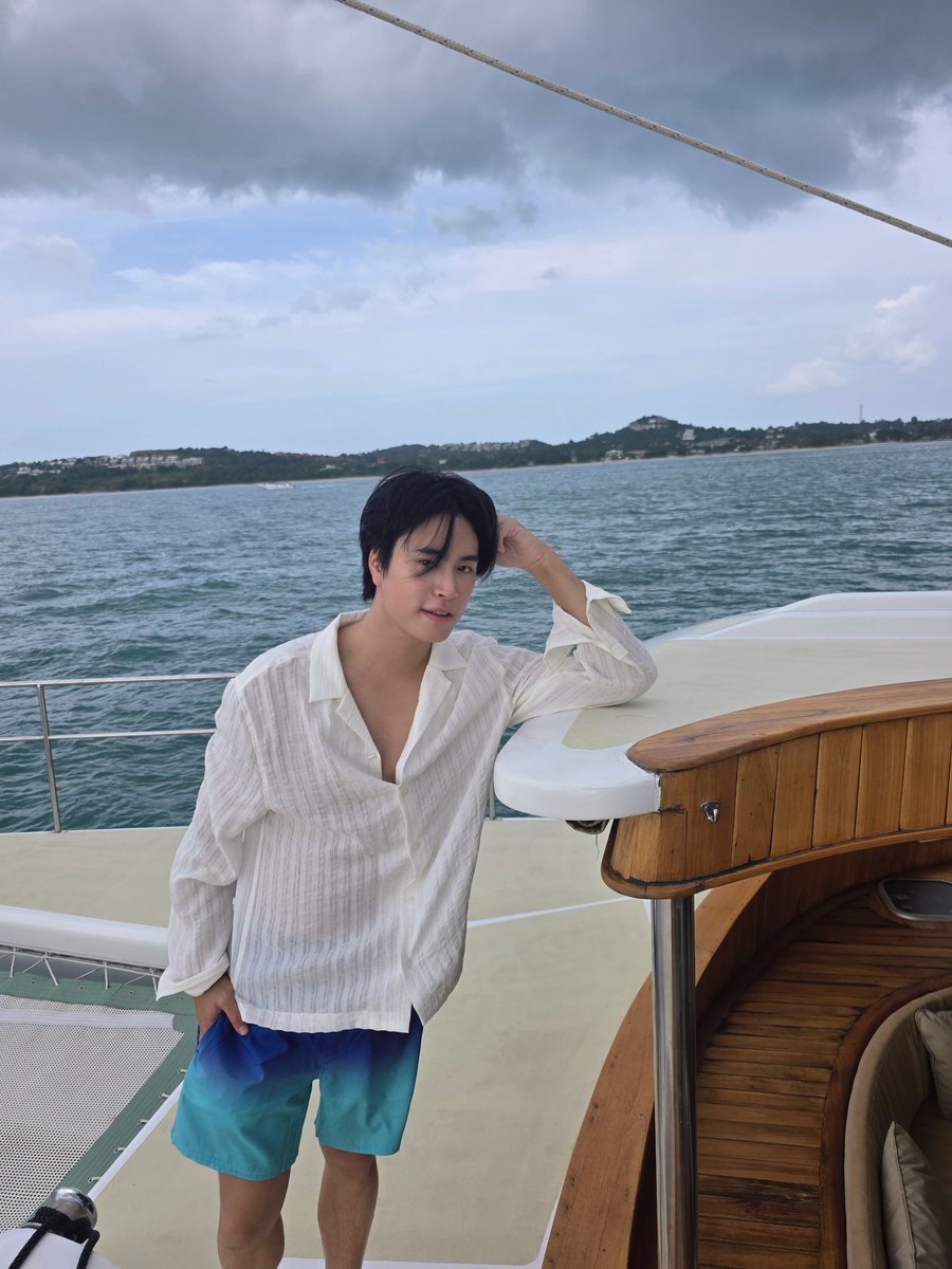 gemini_ti's tweet image. 🦀🌊🩷❤️🌞⛱️🦞