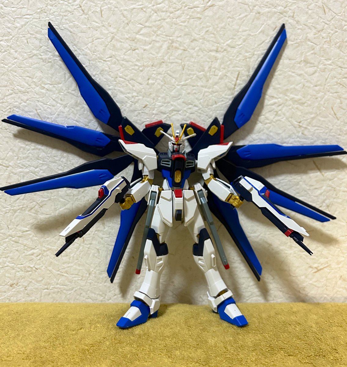 taratarako20's tweet photo. できた！！！

初めてのガンプラ楽しかった⋆⸜(* ॑꒳ ॑*  )⸝ https://t.co/bh1Neda35e