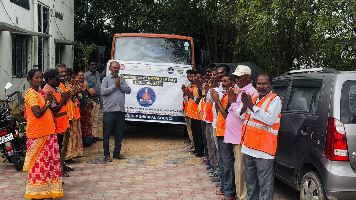 On the Namaste Day- An Awareness program being conducted at Bhongir Municipal Office and also took pledge.
<a href="/cdmatelangana/">C&DMA</a> 
<a href="/RoopaMishra77/">Roopa Mishra</a> 
<a href="/tksreedevi/">TK Sreedevi</a> 
<a href="/tgmepma/">TMEPMA</a> 
<a href="/SwachhBharatGov/">Swachh Bharat Urban</a>