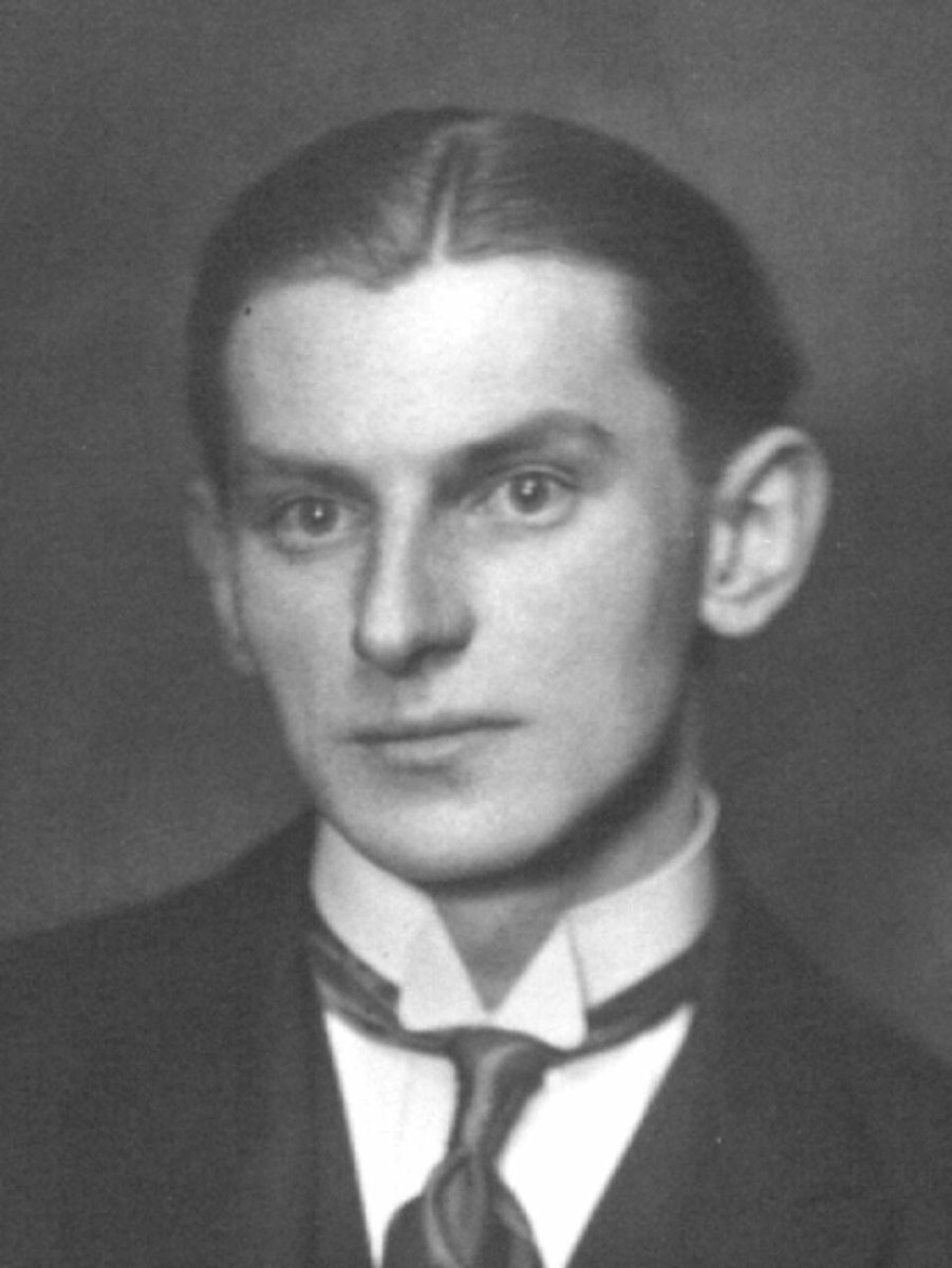 16 July 1903 | Pole Edmund Wojciechowski was born. A lawyer. Son of the President of Poland Stanisław Wojciechowski. 

Arrested in connection with the refusal to expel Jewish lawyers from the Warsaw Bar

In #Auschwitz from 15 Aug 1940.
No. 2297
He perished on 23 February 1941.